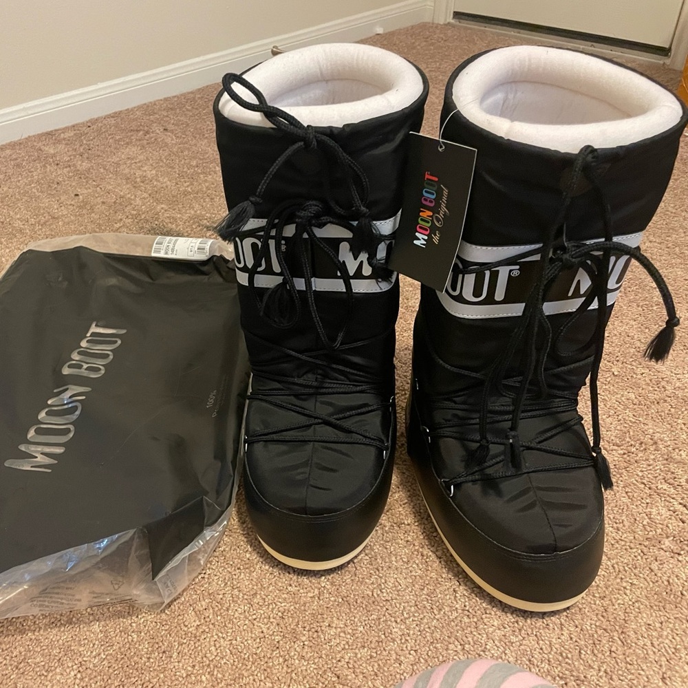 Women’s Moon Boot🎁🎄